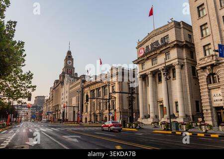 SHANGHAI, CINA - 24 OTTOBRE 2019: Edifici storici al Bund di Shanghai, Cina Foto Stock