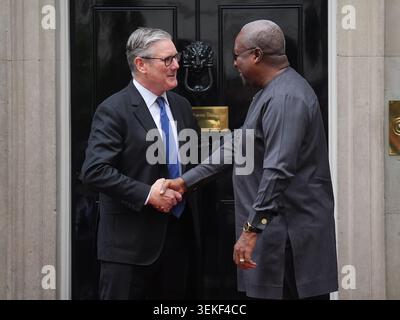 Prime Minister Sir Keir Starmer welcomes the President of the Republic of Ghana, John Mahama to 10 Downing Street, London, ahead of a meeting. Picture date: Tuesday June 2, 2026. Foto Stock