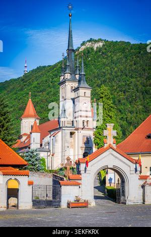 Splendida chiesa ortodossa di San Nicola situata nella città di Brasov, Transilvania, Romania. Foto Stock