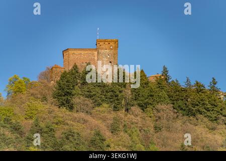 Die Reichsburg Trifels in Annweiler am Trifels, Südliche Weinstraße, Rheinland-Pfalz, Deutschland | The Trifels Castle in Annweiler am Trifels, Südl Foto Stock