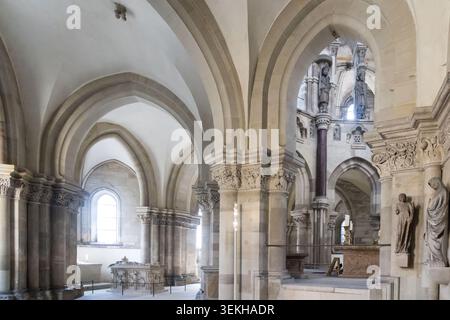 Tomba gotica della regina Eadgyth (Editha) del 1510 in ambulatorio e presbiterio del gotico Dom St. Mauritius und Katharina (Cattedrale dei Santi Maurizio e C) Foto Stock