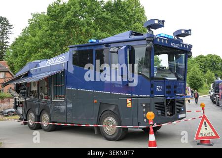 Schlagsdorf, Germania, 31 maggio 2026: Cannone d'acqua della polizia federale, utilizzato per il controllo delle sommosse durante le dimostrazioni e le battaglie di strada, in mostra al Foto Stock