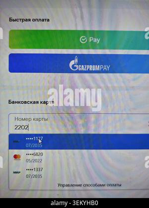Kirov, Russia - 18 marzo 2026: Un display digitale mostra i dettagli del pagamento delle utenze per la gestione delle spese mensili e la pianificazione del budget familiare. Foto Stock