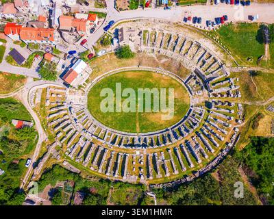 Solin, Croazia, nell'antica città romana di Salona con l'Anfiteatro di Solin. Foto Stock