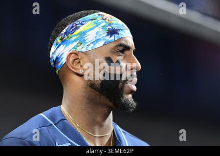 Miami, Stati Uniti. 6 giugno 2026. I Tampa Bay Rays designati come battitore numero 2, Yandy guardano la partita nel Díaz inning durante la partita tra i Tampa Bay Rays e Miami Marlins al loanDepot Park il 6 giugno 2026 a Miami, Florida. (Foto di JC Ruiz/Sipa USA) credito: SIPA USA/Alamy Live News Foto Stock
