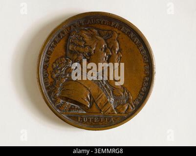 Medaglia commemorativa storica raffigurante re Luigi XVI di Francia e la regina Maria Antonietta in ritratti di profilo congiunti, incisa da Pierre Simon Benjamin Duvivier per celebrare la loro visita cerimoniale a Parigi durante le celebrazioni per la nascita del Delfino il 21 gennaio 1782. La medaglia commemora un significativo evento reale del tardo Ancien Régime e la continuazione della dinastia borbonica. Foto Stock