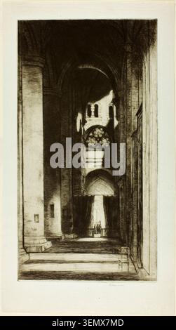 Tewkesbury Abbey di David Young Cameron, 1915 anni, raffigurante l'interno di un'abbazia medievale con archi, colonne e un lontano altare immerso nella luce Foto Stock