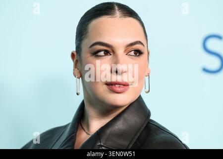 LOS ANGELES, CALIFORNIA, USA - 06 GIUGNO: Isabella Gomez arriva all'evento ufficiale Emmy FYC (for Your Consideration) di Apple TV+'s, tenutosi presso il DGA Theater Complex presso la Directors Guild of America il 6 giugno 2026 a Los Angeles, California, Stati Uniti. (Foto di Xavier Collin/Image Press Agency) Foto Stock