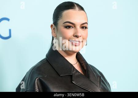 LOS ANGELES, CALIFORNIA, USA - 06 GIUGNO: Isabella Gomez arriva all'evento ufficiale Emmy FYC (for Your Consideration) di Apple TV+'s, tenutosi presso il DGA Theater Complex presso la Directors Guild of America il 6 giugno 2026 a Los Angeles, California, Stati Uniti. (Foto di Xavier Collin/Image Press Agency) Foto Stock