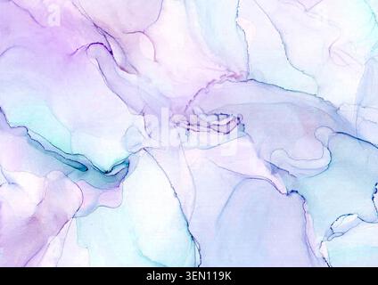 Sfondo astratto con inchiostro etereo a base di alcool con tonalità acqua, lavanda e blush morbide. Texture traslucida fluida ideale per il branding, la cancelleria e. Foto Stock