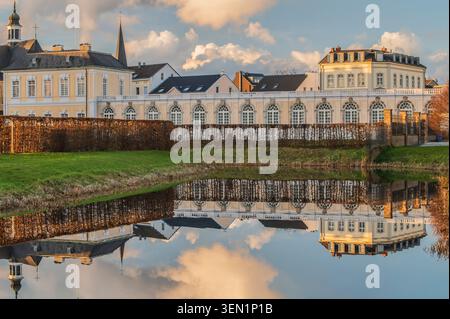 La riflessione in Stagno Foto Stock