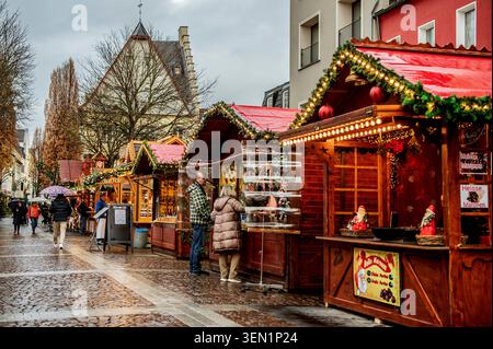 Mercatino di Natale a Brühl sulla piazza del mercato Foto Stock