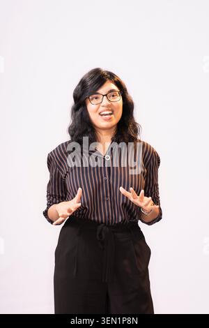 Zeba Talkhani Ritratto che indossa una camicia a righe Foto Stock