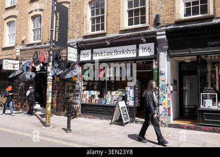 LONDRA, INGHILTERRA - 9-6-26. Brick Lane Bookshop in Brick Lane, nell'est di Londra, in Inghilterra. Credito fotografico: SMP News Foto Stock