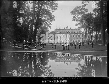 Fotografia della stampa che mostra i soldati americani al Palazzo dell'Élysée a Parigi il 20 maggio 1926, che illustra una visita militare cerimoniale e un impegno ufficiale. Foto Stock