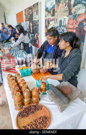 San Juan del Obispo Guatemala, Palacio Arzobispal Palazzo dell'Arcivescovo, Museo San Juan del Obispo, Antigua Guatemala, Sacatepequez Department, arco coloniale Foto Stock
