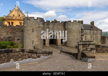 Lo storico castello di Stirling, una fortezza medievale e residenza reale situata a Stirling, Scozia centrale. Foto Stock