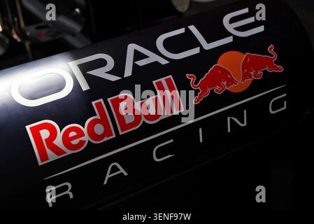Barcellona, Spagna. 11 giugno 2026. Logo Red Bull Racing. 11.06.2026. Campionato del mondo di formula 1, Rd 7, Gran Premio di Barcellona-Catalunya, Barcellona, Spagna, giornata di preparazione. Il credito fotografico dovrebbe essere: XPB/Alamy Live News. Foto Stock
