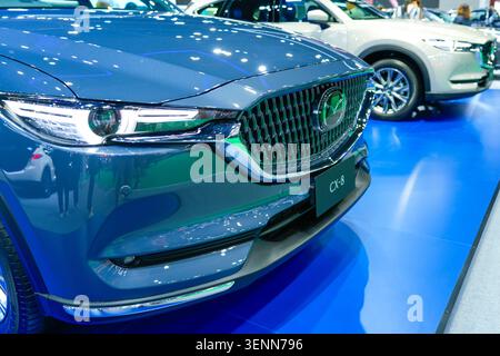 Mazda CX-8 blu. Thailandia, Bangkok, 07 aprile 2024. Foto Stock