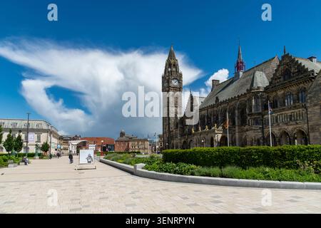 Municipio e spianata di Rochdale, Greater Manchester, Inghilterra Foto Stock