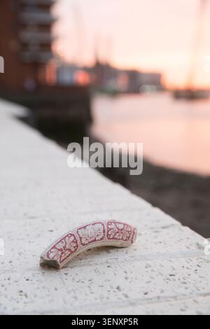 Riverside Walk nove elms Foto Stock