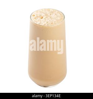 Caffè latte in vetro su sfondo bianco Foto Stock