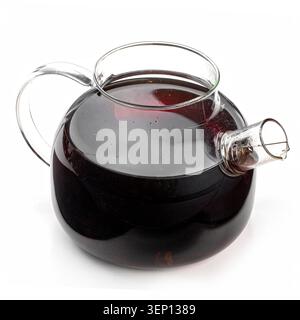 Tè nero in teiera di vetro isolata su bianco Foto Stock