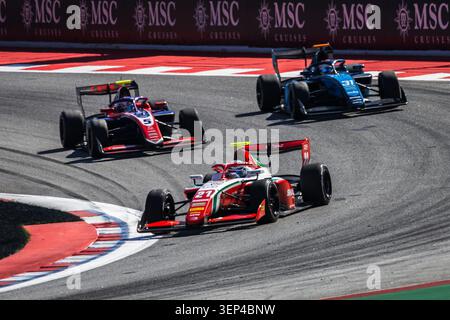 IPA85652481 - 21 WHARTON James (aus), Prema Racing, Dallara F3 2025, azione 05 SLATER Freddie (gbr), Trident, Dallara F3 2025, azione 31 XIE Gerrard (chn), DAMS Lucas Oil, Dallara F3 2025, azione durante il 3° round del campionato FIA di Formula 3 2026 dal 12 al 14 giugno 2026 sul circuito di Barcellona-Catalogna, a Montmelo, Spagna Foto Stock