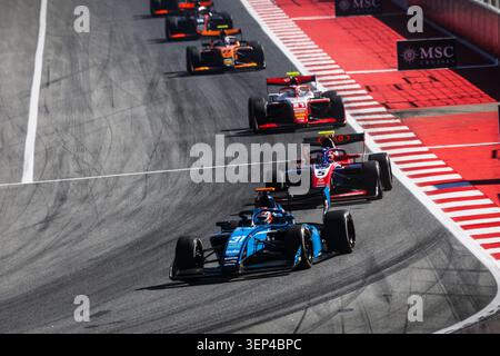 IPA85652506 - 31 XIE Gerrard (chn), DAMS Lucas Oil, Dallara F3 2025, azione 05 SLATER Freddie (gbr), Trident, Dallara F3 2025, azione durante il 3° round del Campionato FIA di Formula 3 2026 dal 12 al 14 giugno 2026 sul circuito di Barcellona-Catalogna, a Montmelo, Spagna Foto Stock