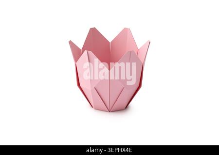 rendering 3d di un fiore di tulipano origami rosa con petali di carta piegati con una superficie sfaccettata geometrica, in una luce soffusa. Foto Stock