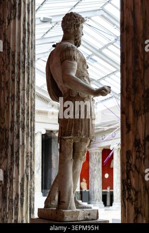 Statua dell'imperatore romano Marco Aurelio, museo Carlsberg Glyptotek, Copenaghen, Danimarca Foto Stock