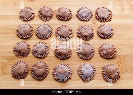 Ravioli di castagne fatti in casa Foto Stock