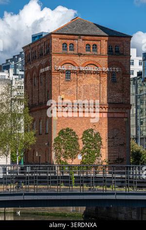 La St. George's Dock Pumping Station (1881) è una pompa di epoca vittoriana a Liverpool, in Inghilterra. È stato costruito per scaricare l'acqua dalla vicina galleria ferroviaria Foto Stock
