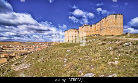 Castello di Berlanga de Duero, 12-15 ° secolo, Berlanga de Duero, Soria, Castilla y León, Spagna, Europa Foto Stock