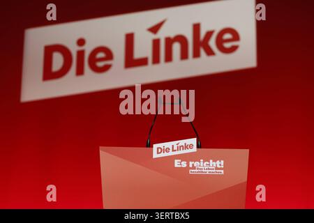 10) Bundesparteitag der Partei die Linke, AM 19.06.2026 a Potsdam, Metropolhalle, Deutschland *** 10th National Party Convention of Die Linke, 19 giugno 2026, a Potsdam, Metropolhalle, Germania,Detected source Language Foto Stock