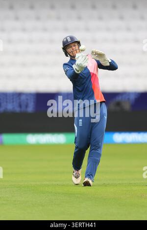 Amy Jones durante una sessione di reti a Headingley, Leeds. Data foto: Venerdì 19 giugno 2026. Foto Stock