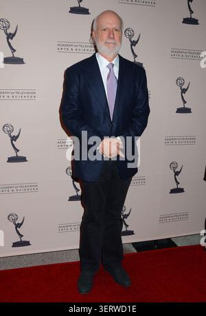 **FOTO FILE** James Burrows è morto. 7 ottobre 2013 - North Hollywood, California - James Burrows. La Television Academy presenta una serata in onore di James Burrows all'Academy of Television Arts & Sciences di North Hollywood, CA. Foto Credit: Birdie Thompson/AdMedia/MediaPunch Credit: MediaPunch Inc/Alamy Live News Foto Stock