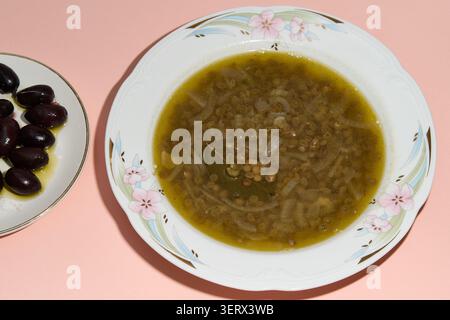 Zuppa di lenticchie greca. Foto Stock