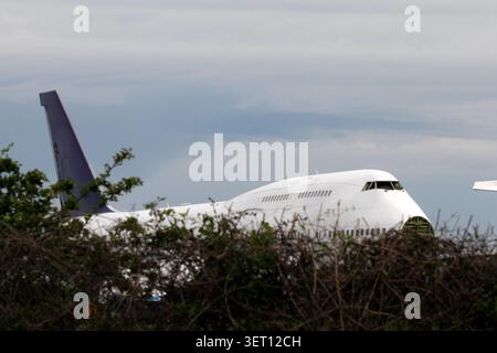 747 cimitero, deposito di rottami e demolitori di aerei, Kemble, Aeroporto di Cotswold. Essere rottamati e smontati per le parti. Foto Stock