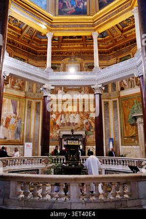 Interno del Battistero Papale San Giovanni in fonte al Laterano, Roma, Lazio, Italia, aprile 2024 Foto Stock