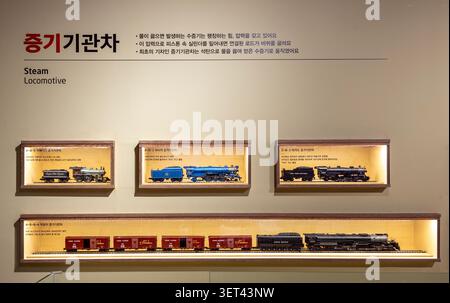 Locomotive a vapore in miniatura, esposte al Samsung Fire and Marine Insurance Mobility Museum di Yongin, Corea del Sud. Foto Stock