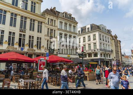 Vista sulla strada del centro di Bruxelles, Belgio Foto Stock
