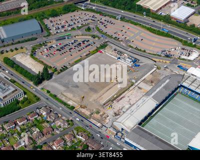 Leeds UK, 19 giugno 2026: Veduta aerea del terreno di riqualificazione accanto allo stadio di calcio Elland Road di Leeds che mostra lavori di demolizione attivit di costruzione Foto Stock