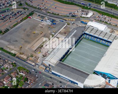 Leeds UK, 19 giugno 2026: Veduta aerea dello stadio di calcio Elland Road Leeds United a Leeds che mostra lavori di riqualificazione accanto al Don Revie Stand With Foto Stock