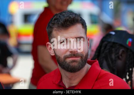Monaco, Germania. 22 giugno 2026. Leon Kratzer (FC Bayern Basketball, #08), GER, FC Bayern Basketball, Saisonabschluss fan-Fest, Saison 2025/2026, 22.06.2026, foto: Eibner-Pressefoto/Jenni Maul credito: dpa/Alamy Live News Foto Stock