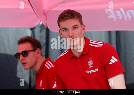Monaco, Germania. 22 giugno 2026. Justuz Hollatz (FC Bayern Basketball, #21), GER, FC Bayern Basketball, Saisonabschluss fan-Fest, Saison 2025/2026, 22.06.2026, foto: Eibner-Pressefoto/Jenni Maul credito: dpa/Alamy Live News Foto Stock