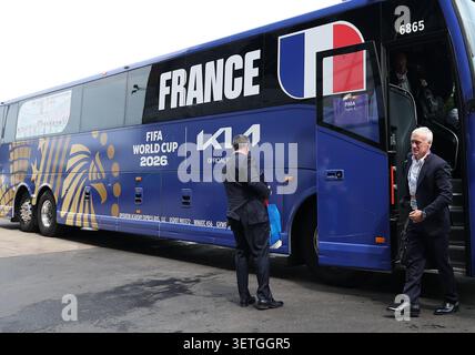 Philadelphia, USA. 22nd June, 2026. Didier Deschamps (R), head coach of France, arrives before the group I match between France and Iraq at the 2026 FIFA World Cup at Philadelphia Stadium in Philadelphia, the United States, June 22, 2026. Credit: Hu Xingyu/Xinhua/Alamy Live News Foto Stock