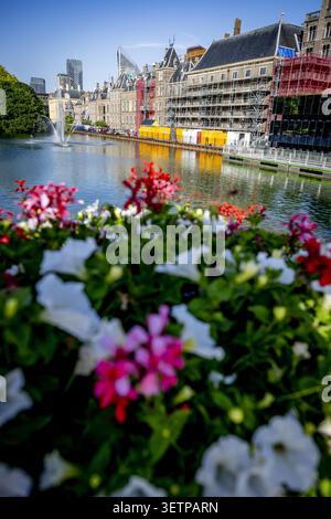 L'AIA - ristrutturazione al Binnenhof a l'Aia. Il Binnenhof è in fase di ristrutturazione dal 1° ottobre 2021. L'obiettivo è quello di rendere gli edifici che ospitano la prima e la seconda camera, tra gli altri, a prova di futuro. La ristrutturazione del Binnenhof a l'Aia sta diventando di nuovo più costosa. ROBIN UTRECHT /ANP netherlands Out - belgium Out Foto Stock