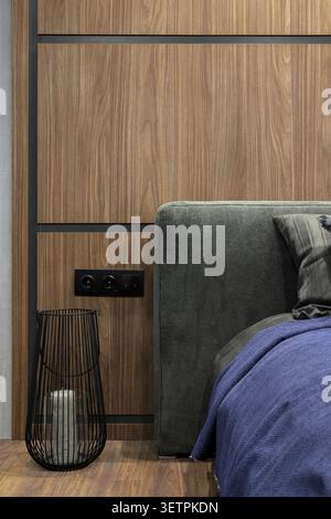 Pannelli in legno nelle camere da letto in primo piano Foto Stock