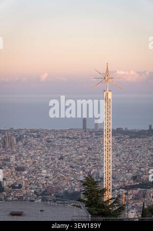 Temple Expiatori del Sagrat Cor star con vista sulla città di Barcellona Foto Stock